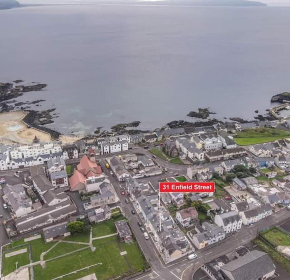 Enfield Street House Behind Portstewart Promenade With Partial Sea View From Front 3 Bed Sleeps 7 Villa Exterior photo