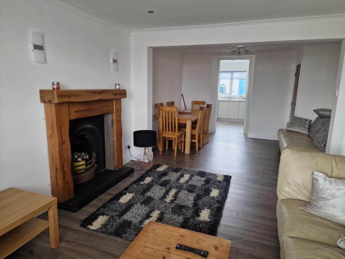 Enfield Street House Behind Portstewart Promenade With Partial Sea View From Front 3 Bed Sleeps 7 Villa Exterior photo